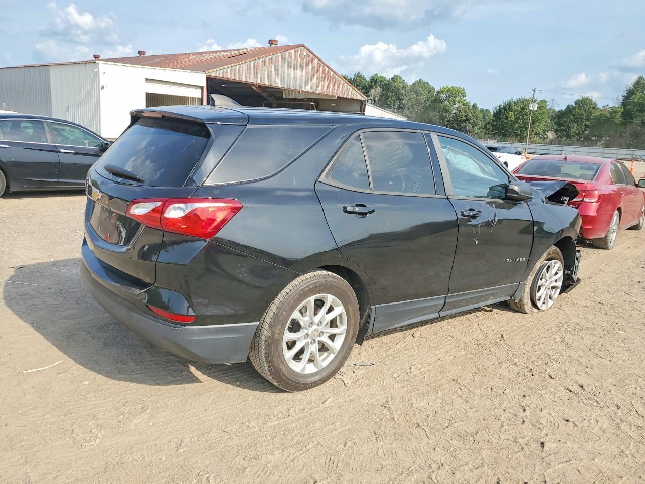 2019 Chevrolet Equinox Ls - Фото 3