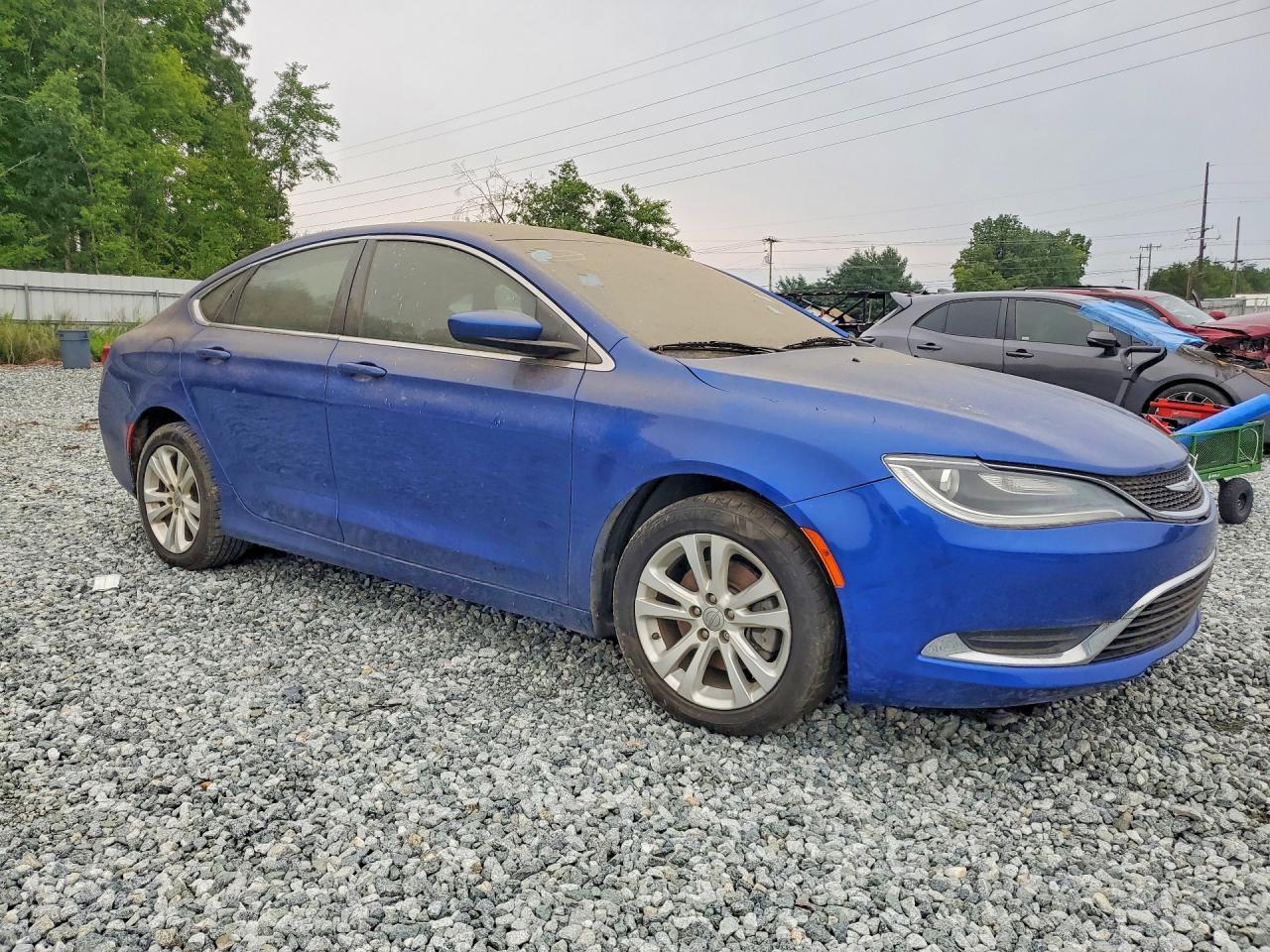 2016 Chrysler 200 Limited - Image 4