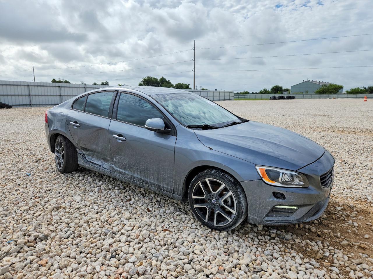 2017 Volvo S60 - Image 4