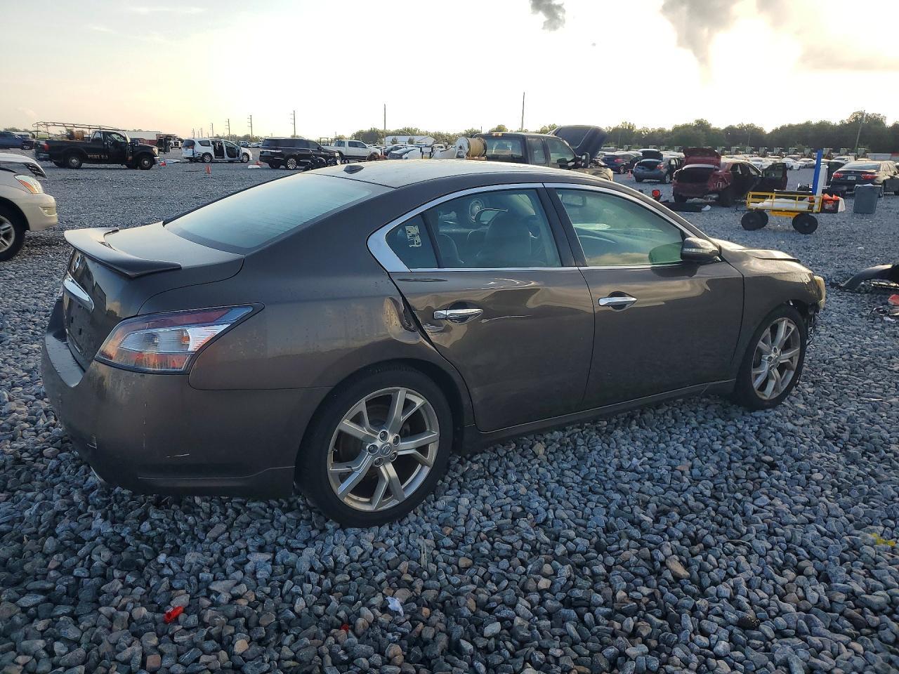 2012 Nissan Maxima 3.5 S - Фото 3