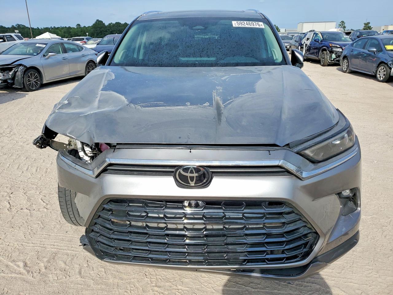 2025 Toyota Grand Highlander Platinum - Image 5