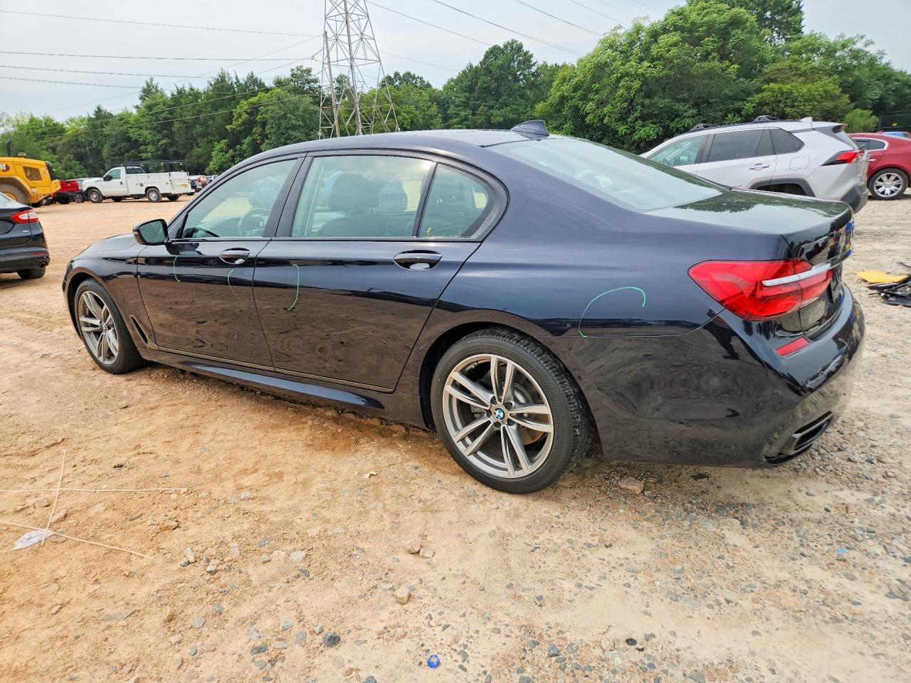 2019 BMW 750 I - Фото 2