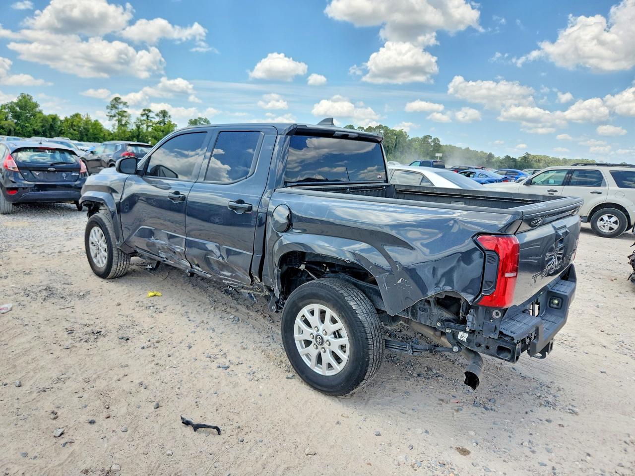 2025 Toyota Tacoma Sr - Фото 2