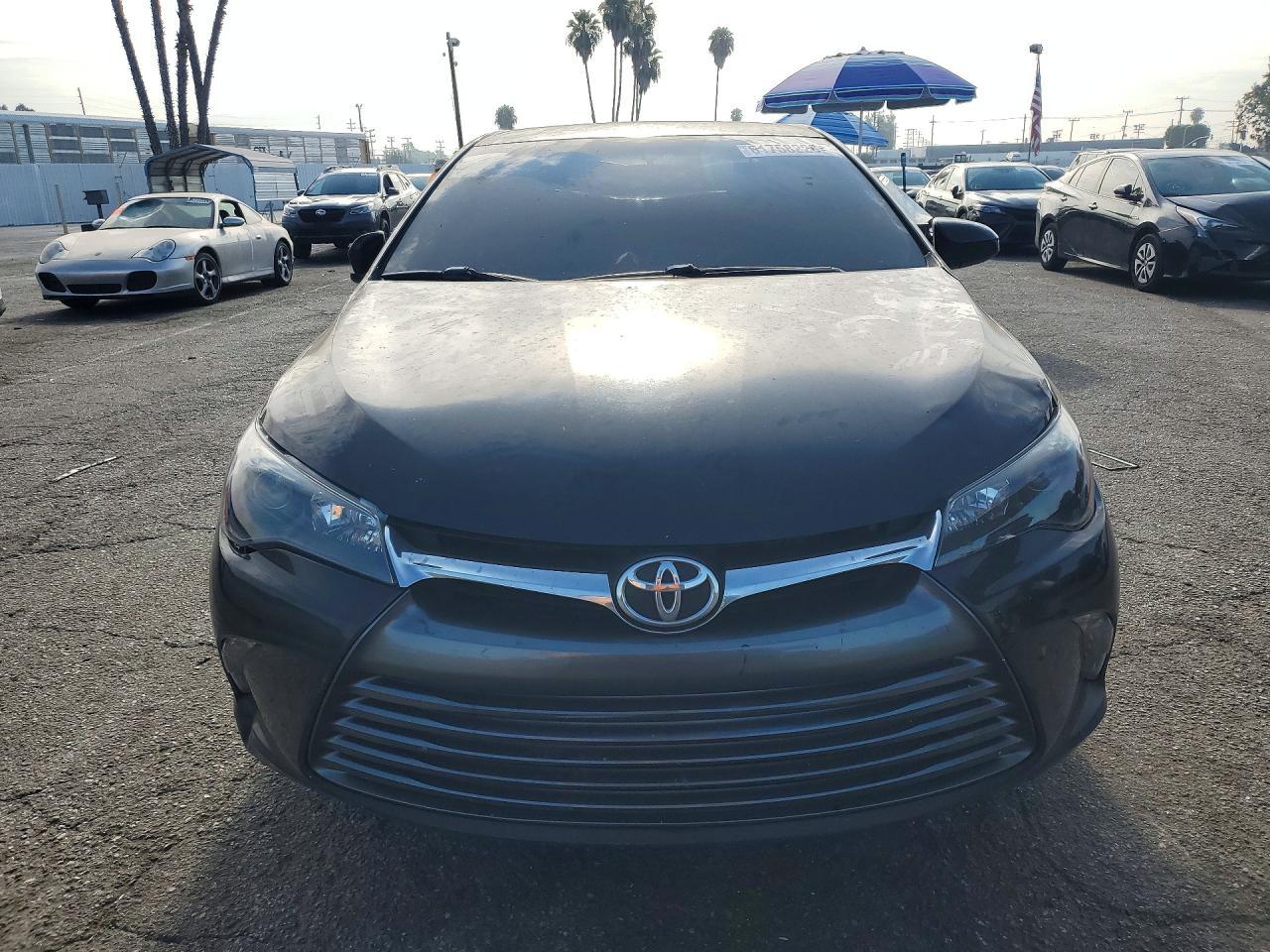 2015 Toyota Camry Le - Фото 5