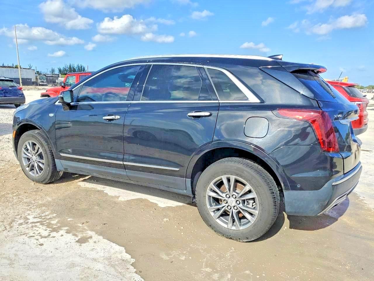 2021 Cadillac Xt5 Premium Luxury - Image 2
