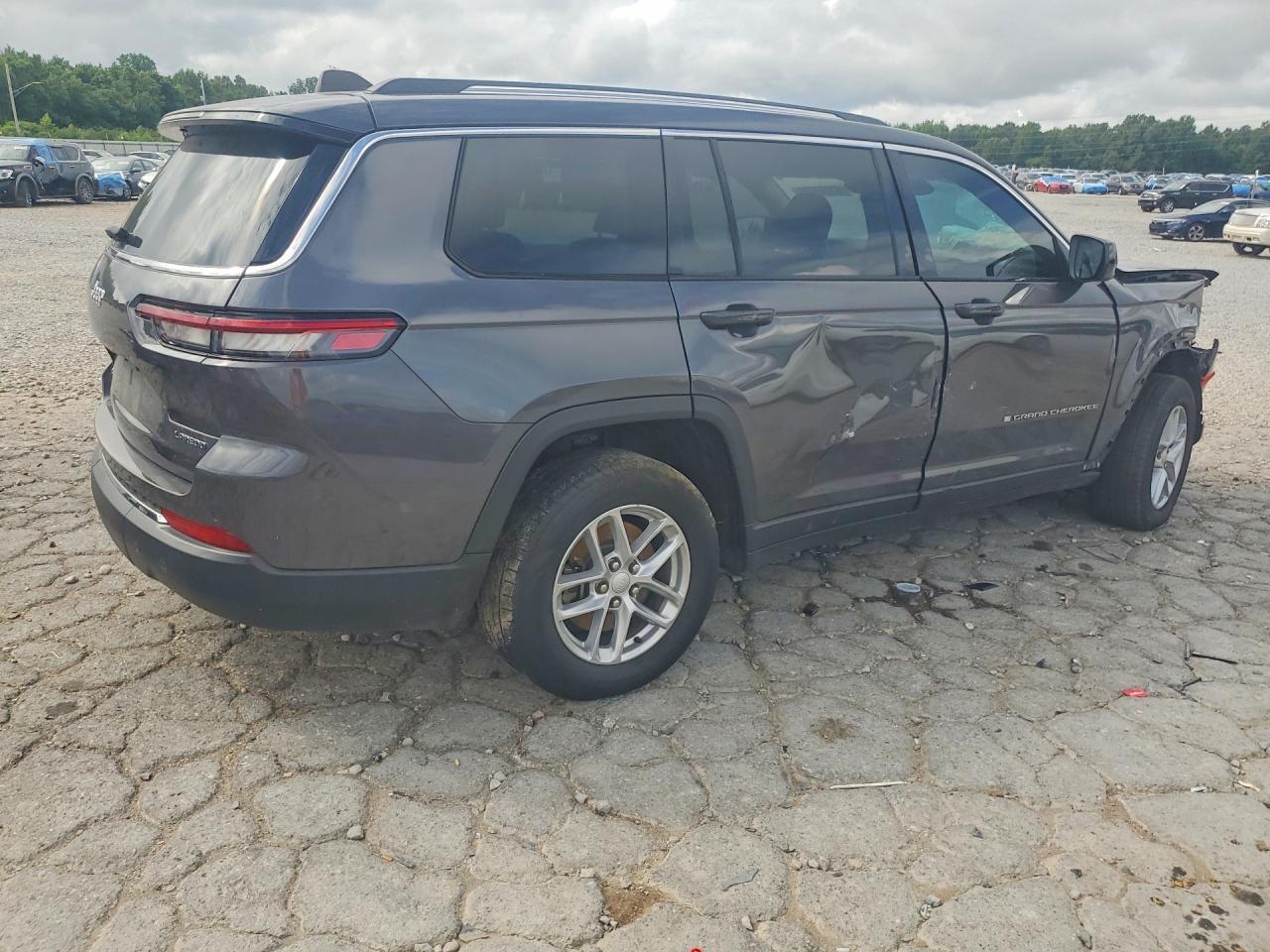 2024 Jeep Grand Cherokee L Laredo - Image 3