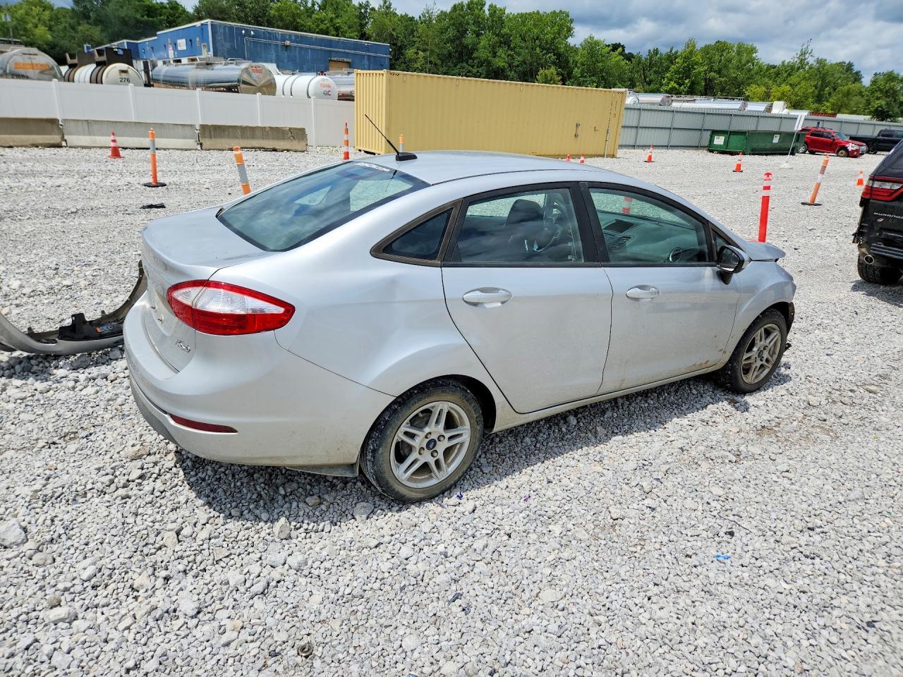 2018 Ford Fiesta Se - Фото 3