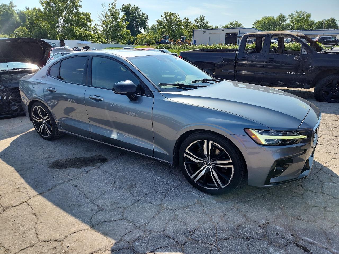 2019 Volvo S60 T5 R-Design - Фото 4