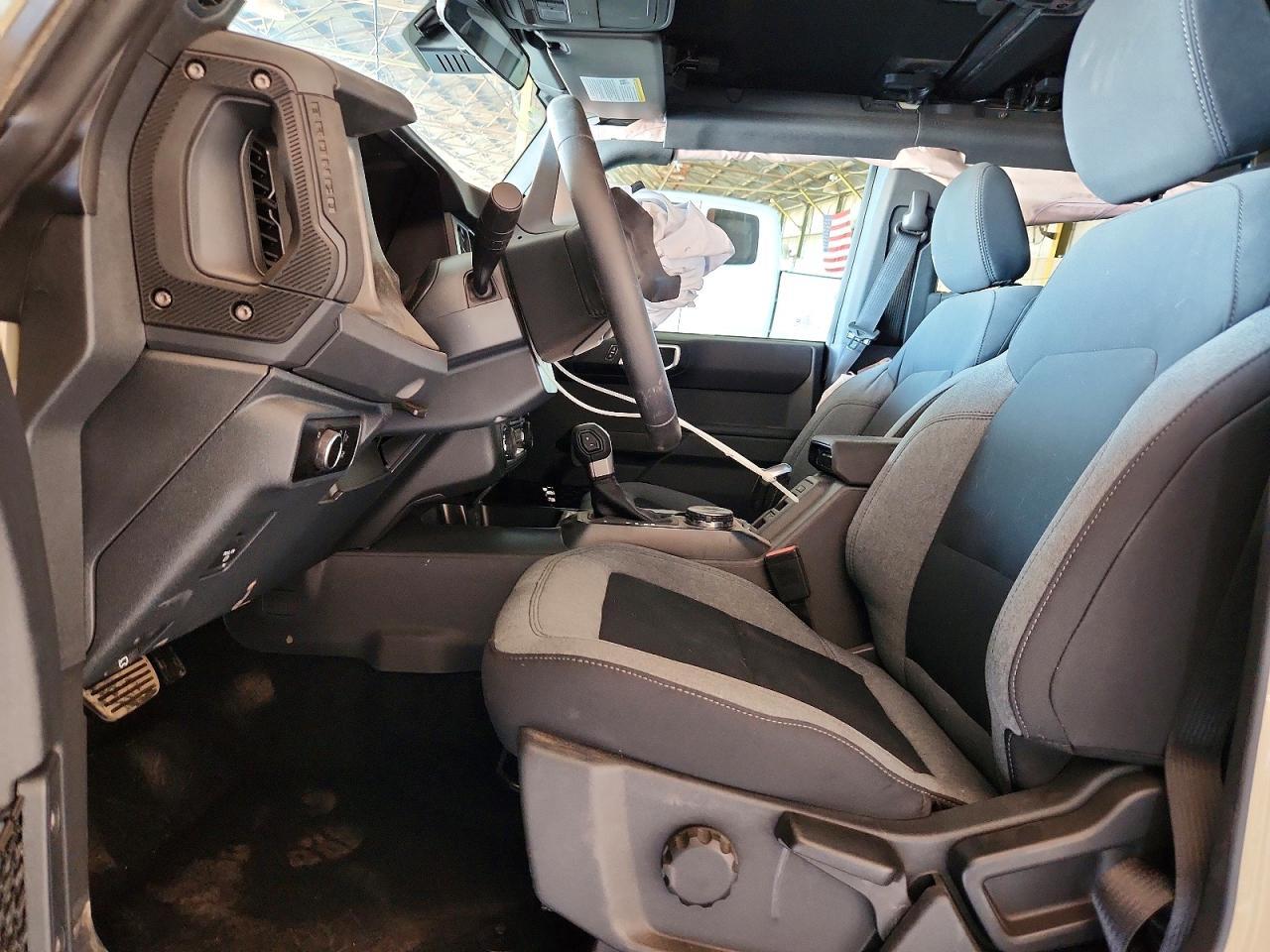 2025 Ford Bronco Big Bend - Image 7