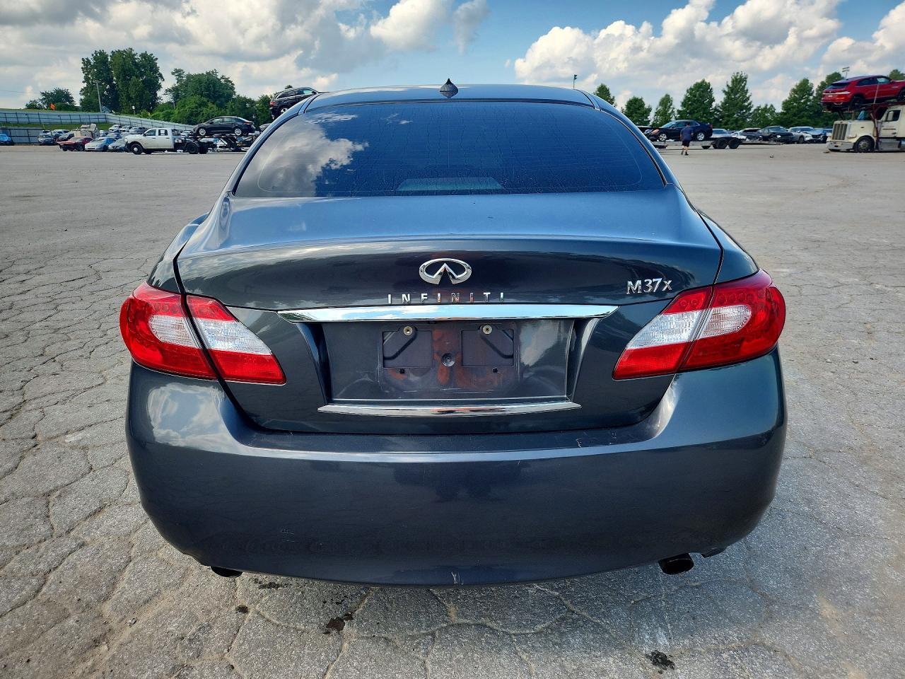 2011 Infiniti M37 X - Фото 6
