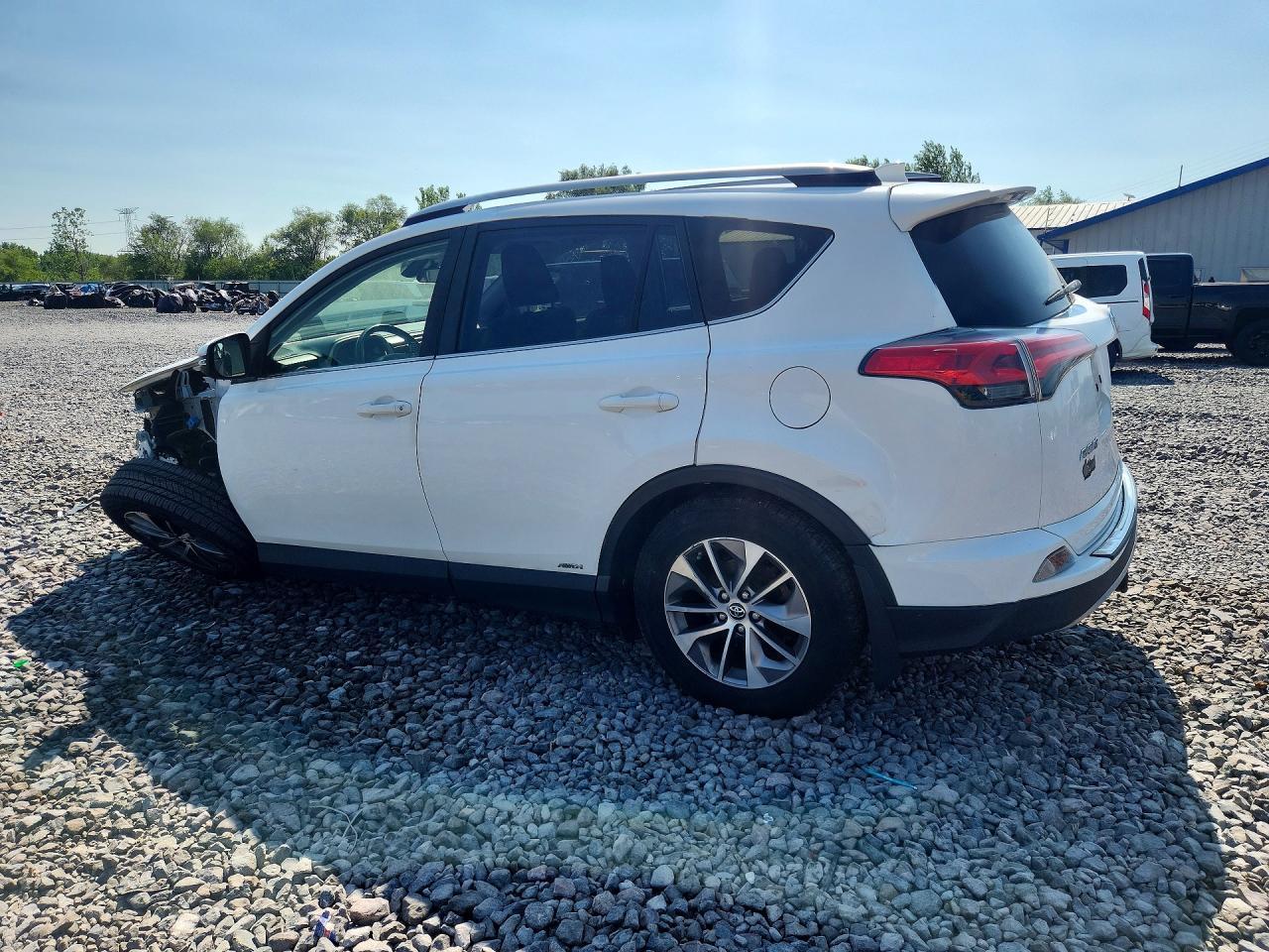 2018 Toyota Rav4 Hybrid Xle - Image 2