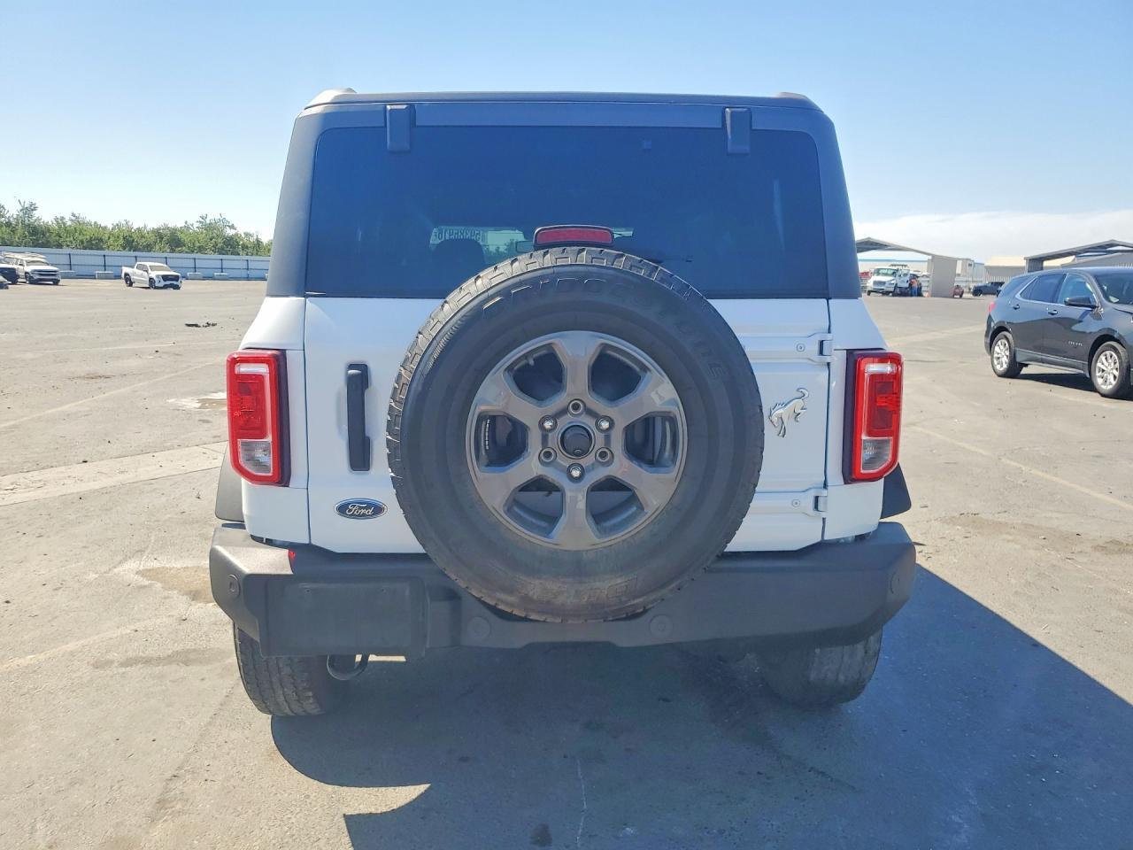 2023 Ford Bronco Base - Image 6