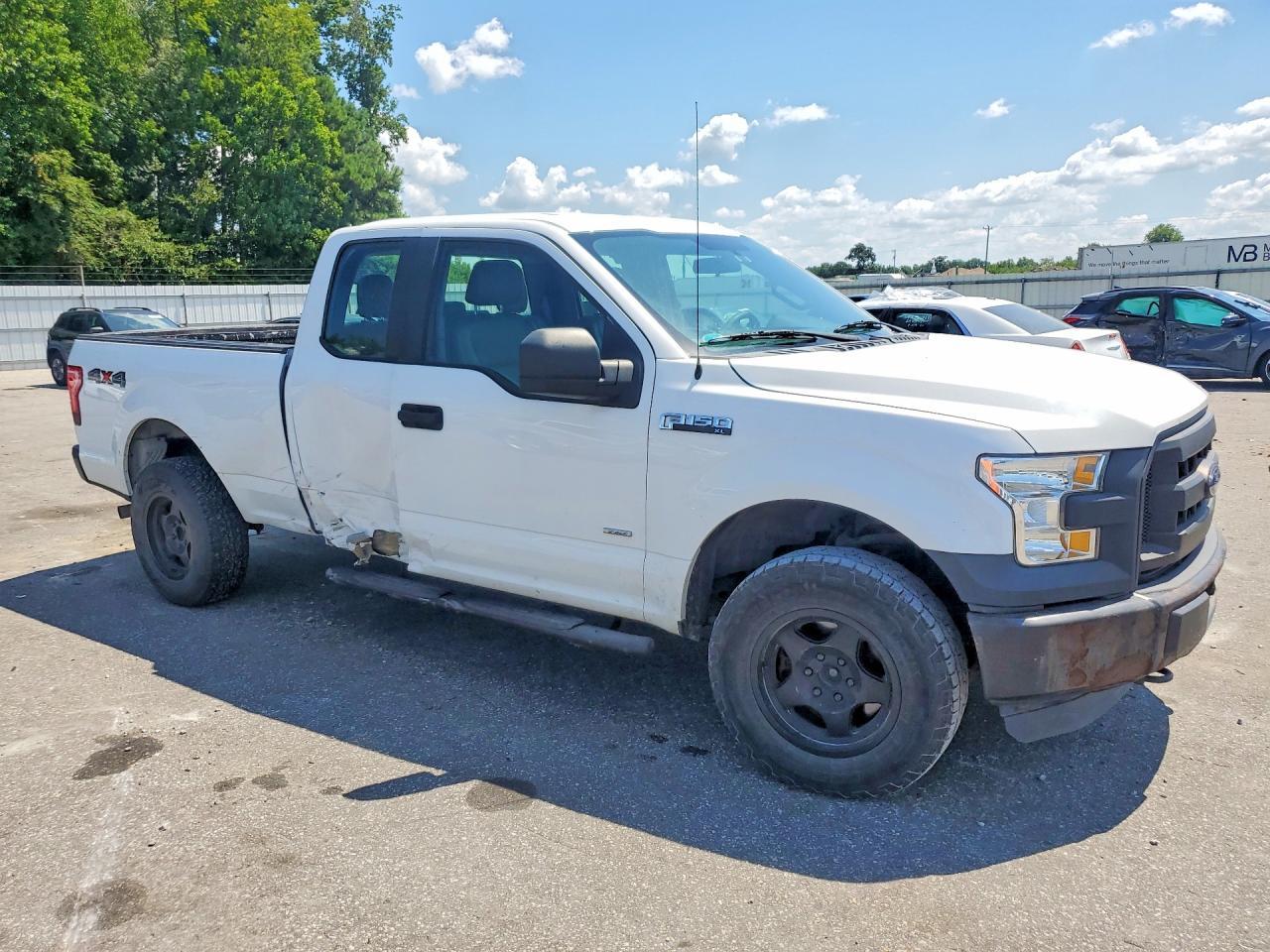 2015 Ford F150 Super Cab - Image 4