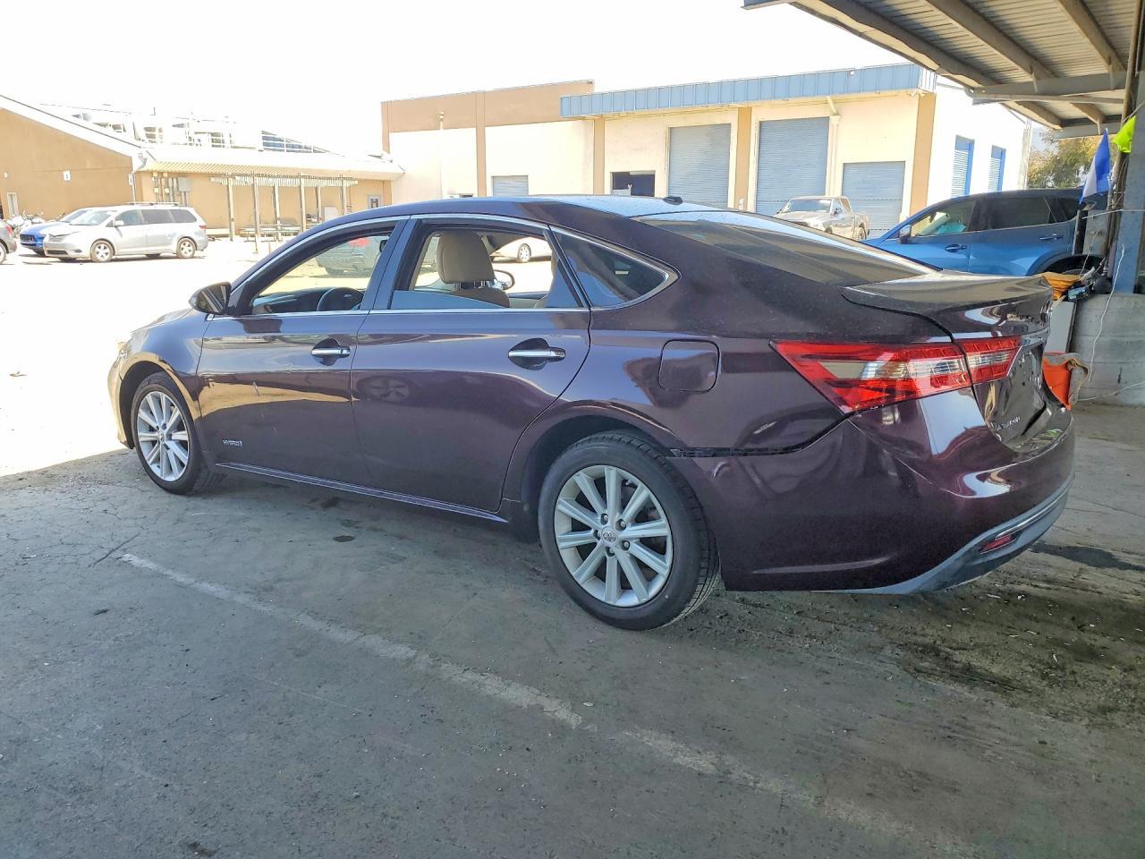 2016 Toyota Avalon Hybrid Xle Premium - Image 2