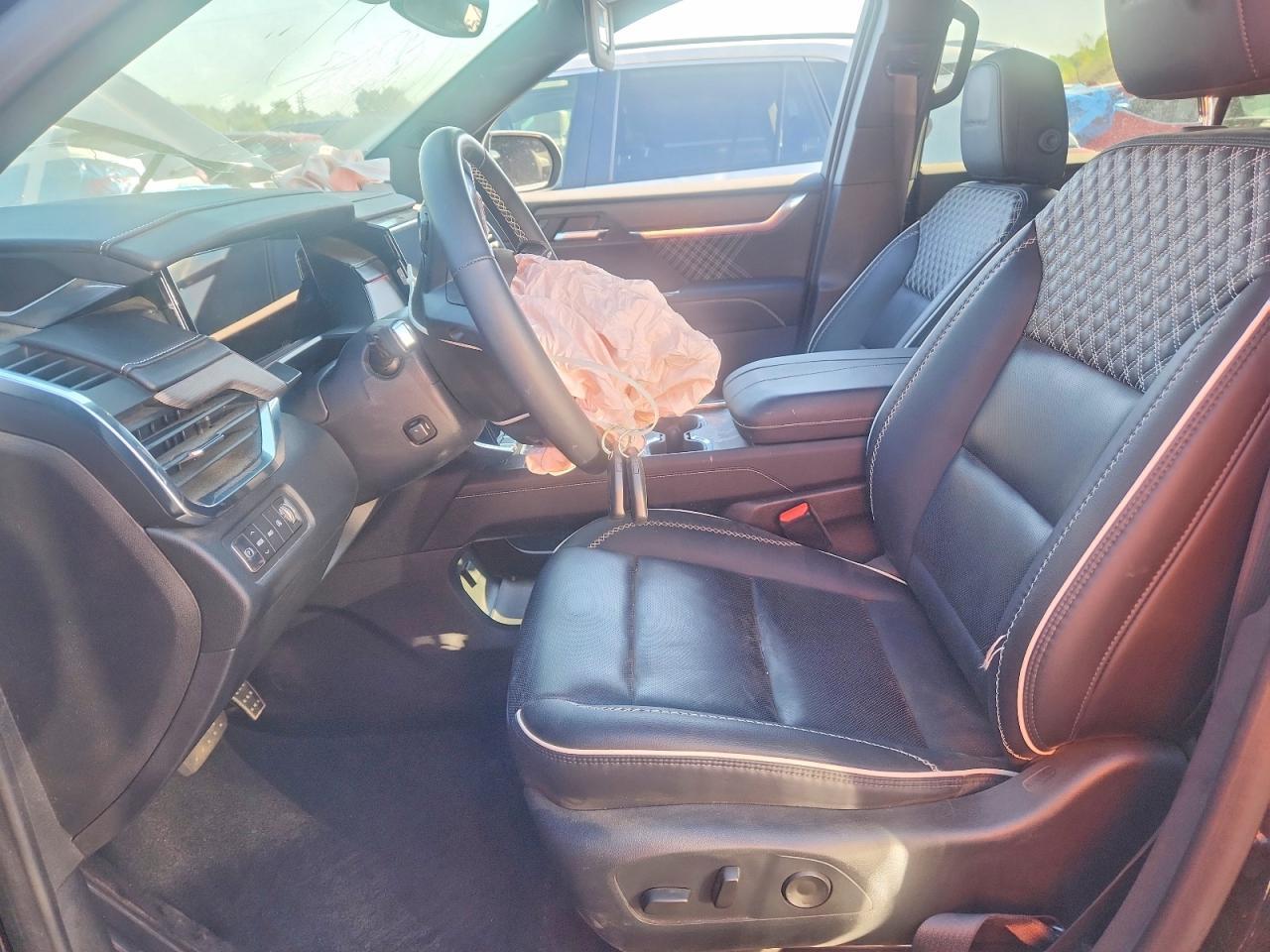 2025 GMC Acadia Denali - Image 7