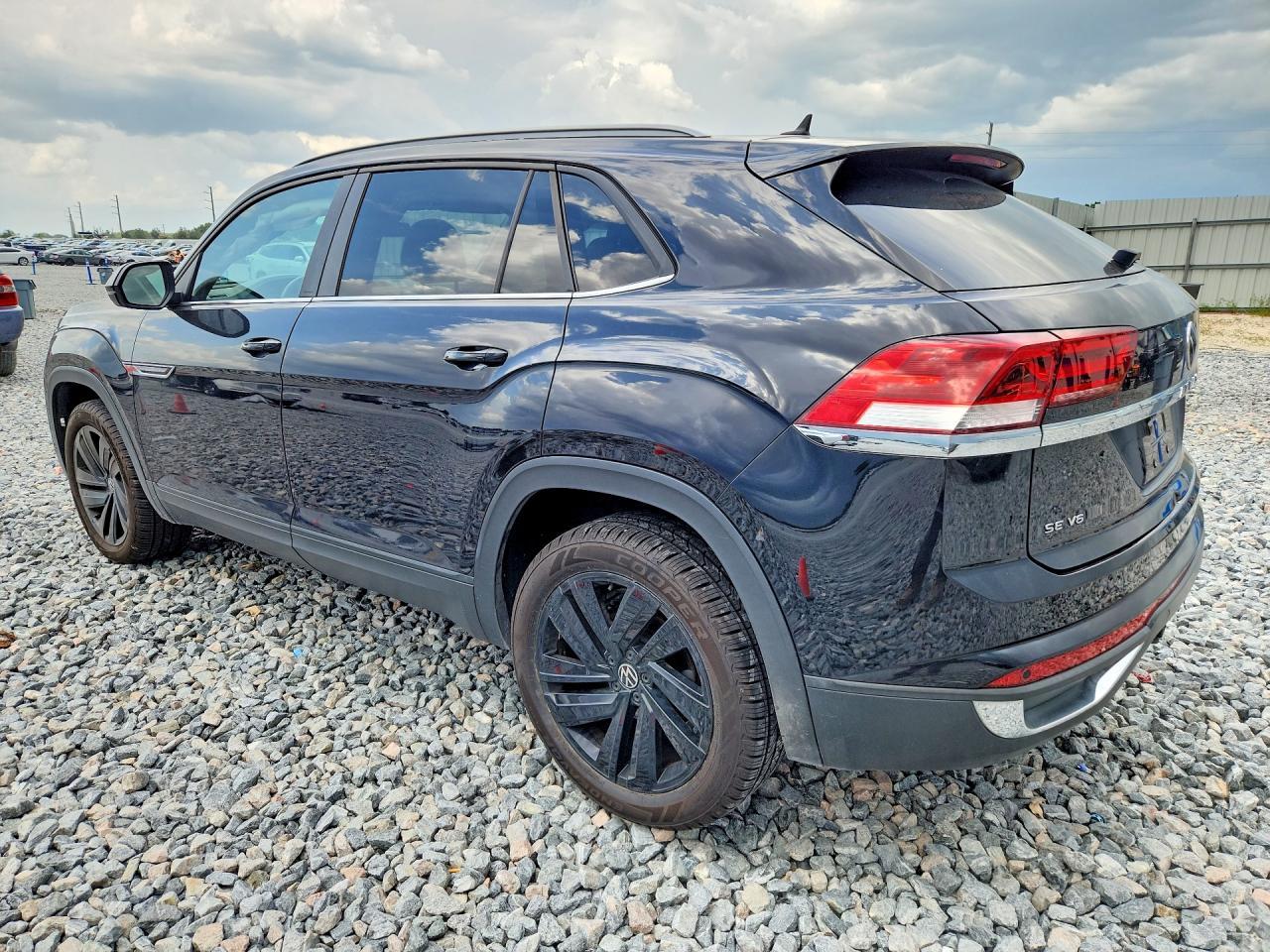 2022 Volkswagen Atlas Cross Sport Se - Фото 2