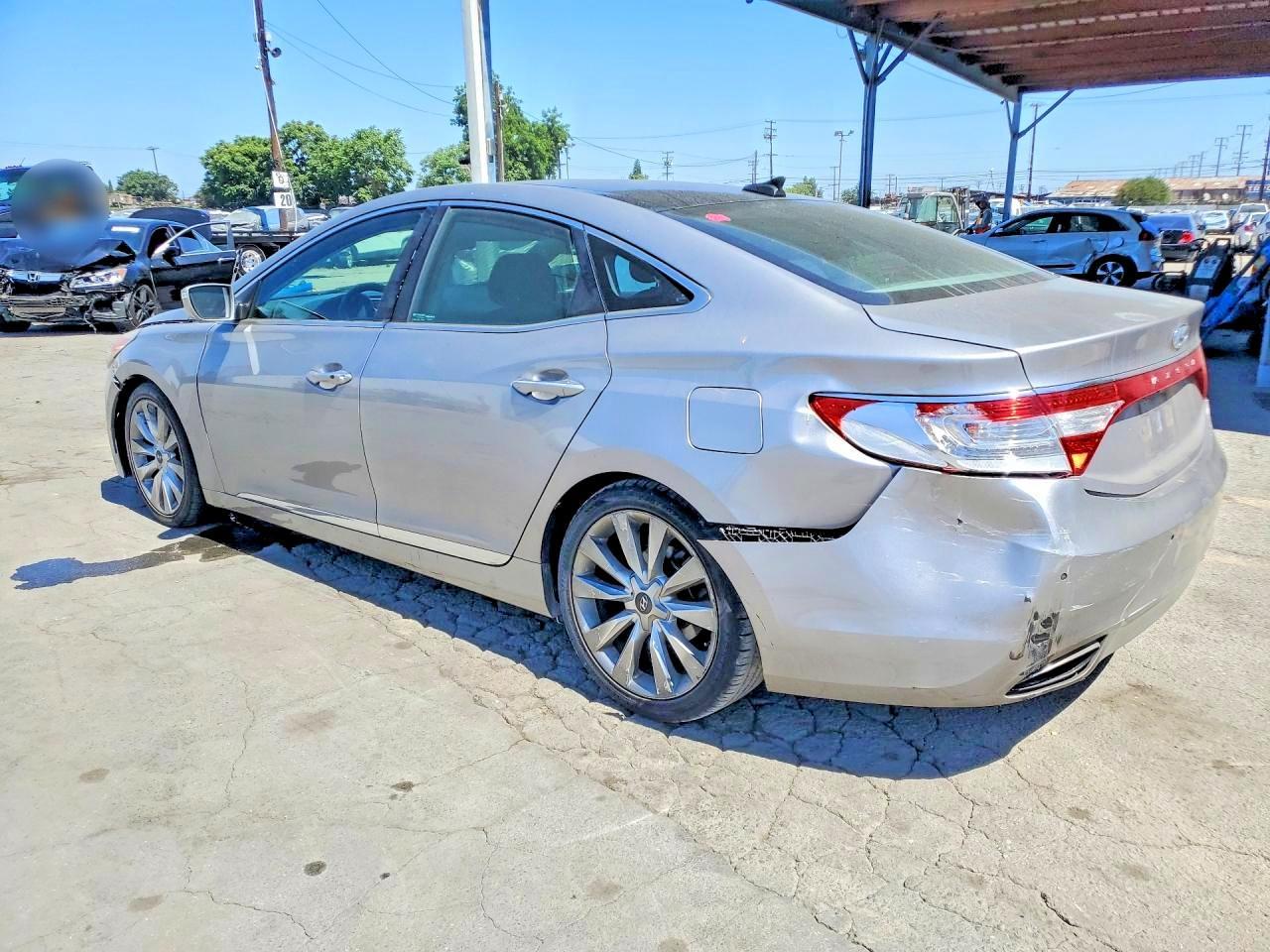 2013 Hyundai Azera Base - Image 2