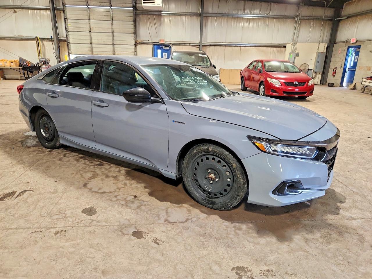 2022 Honda Accord Hybrid Sport - Image 4