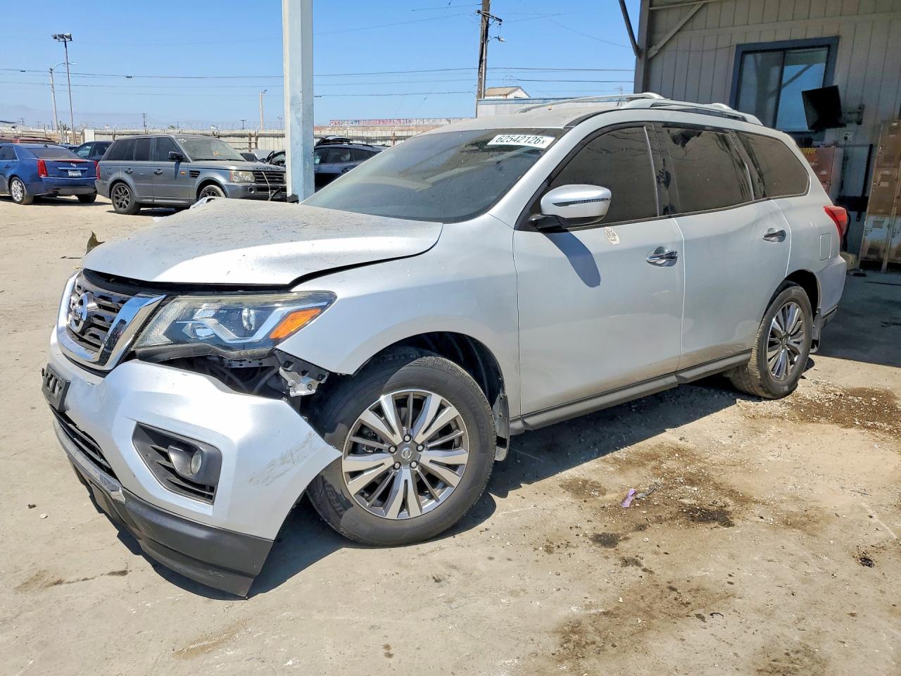 2020 Nissan Pathfinder Sv