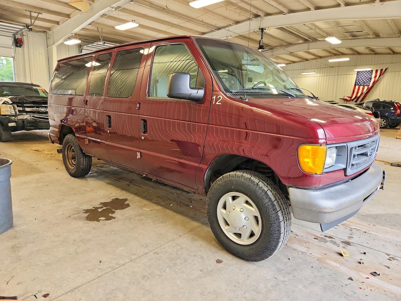 2007 Ford Econoline E350 Super Duty Wagon - Image 4