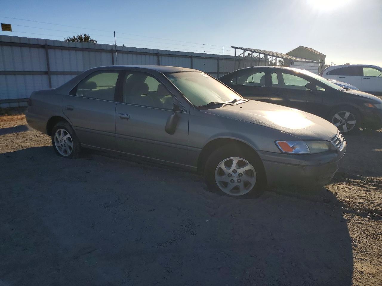 1998 Toyota Camry Le V6 - Фото 4