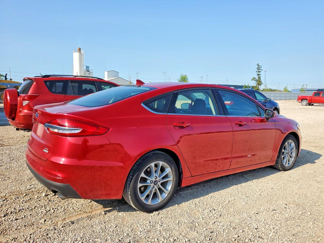 2020 Ford Fusion Se - Фото 3