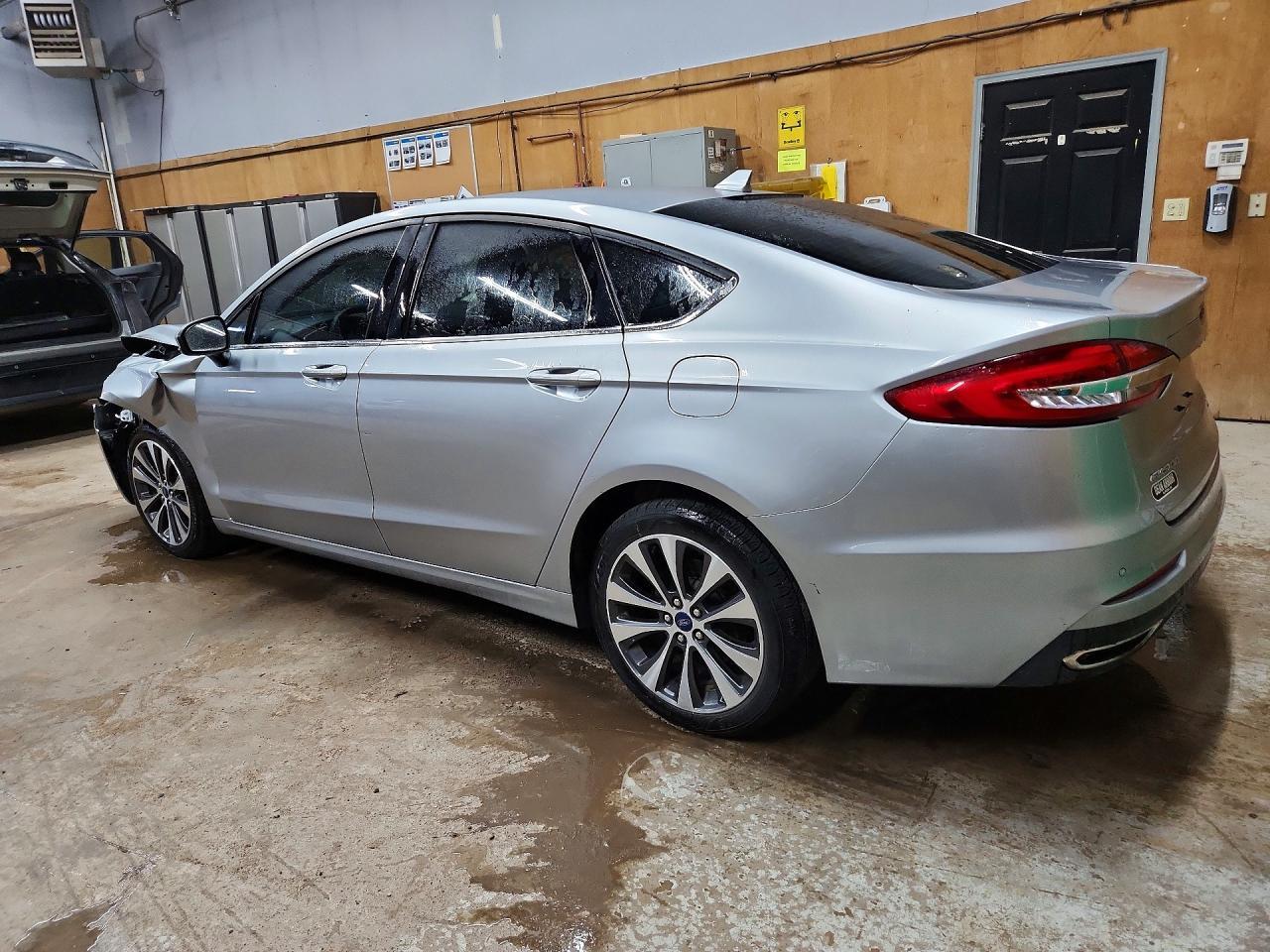 2020 Ford Fusion Se - Фото 2