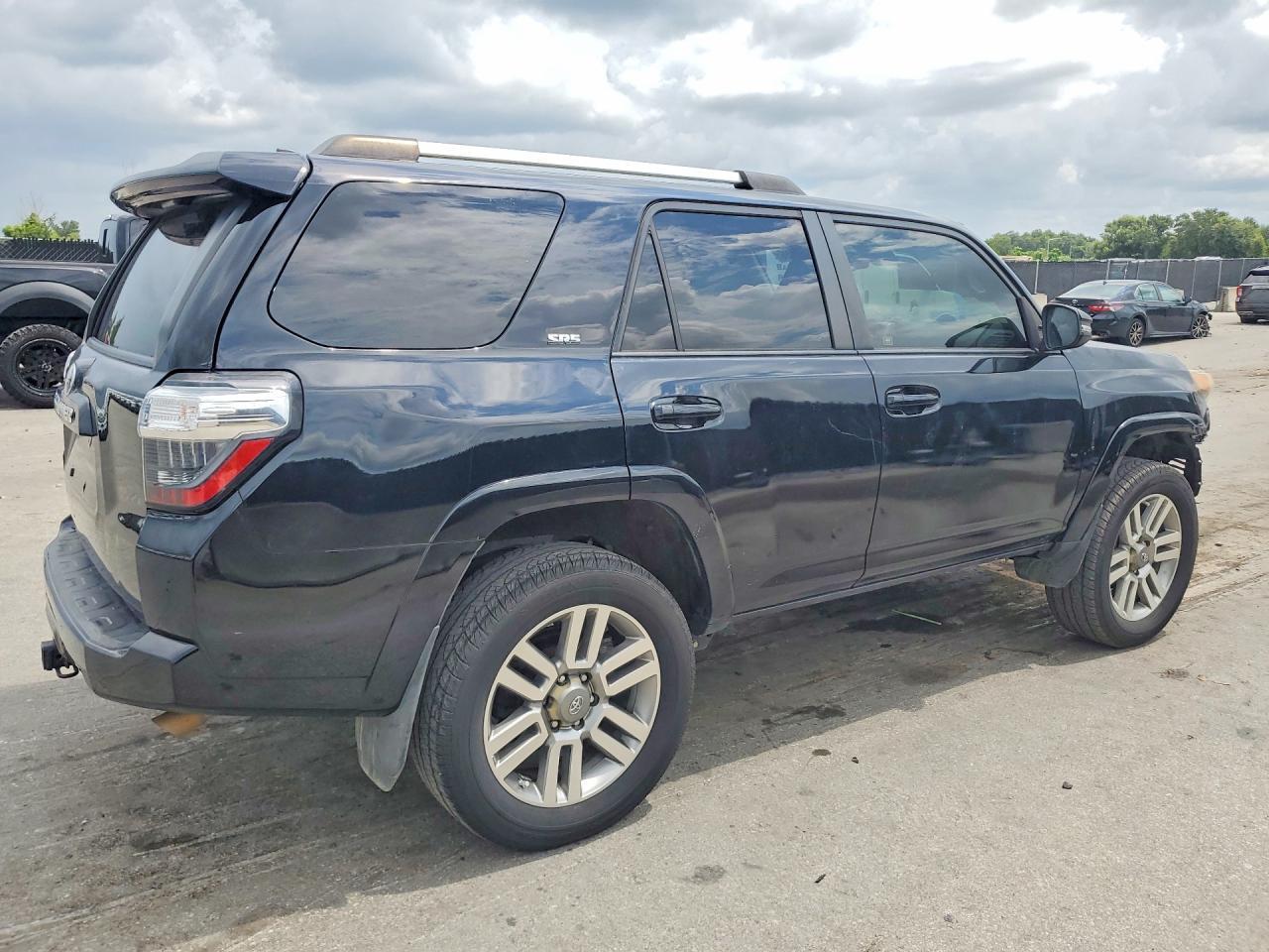 2020 Toyota 4Runner Sr5 - Фото 3