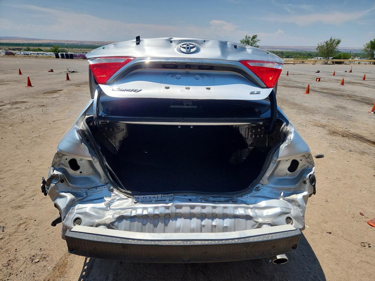 2017 Toyota Camry Se - Фото 6