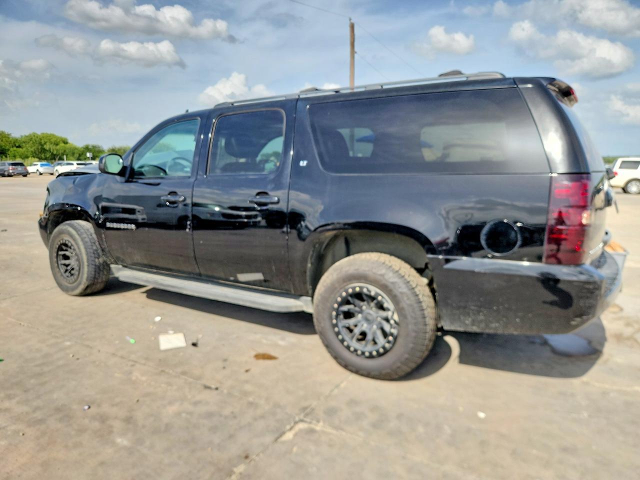 2013 Chevrolet Suburban K1500 Lt - Фото 2