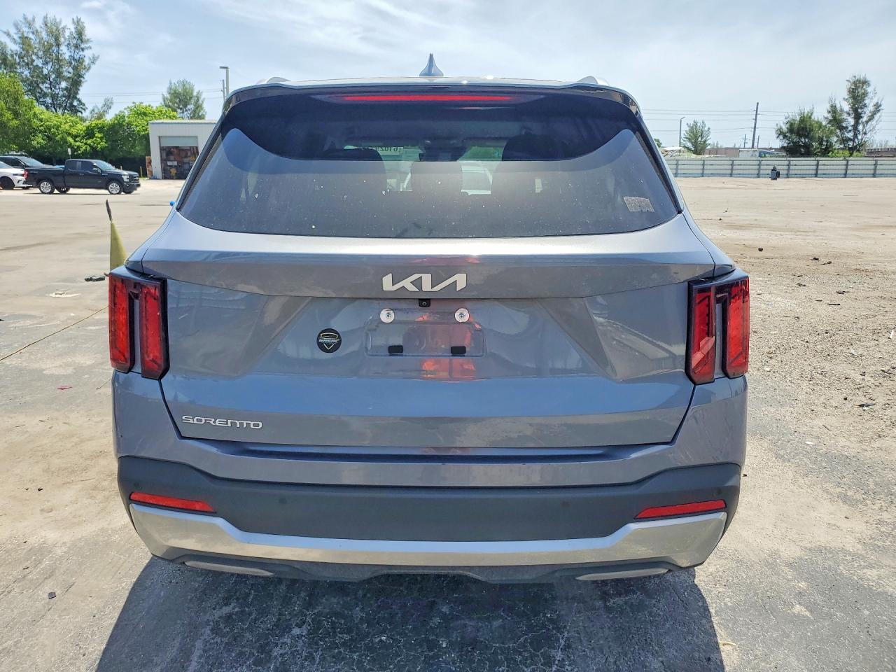 2024 Kia Sorento - Image 6
