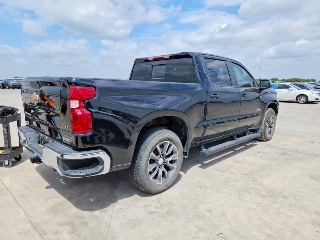 2021 Chevrolet Silverado K1500 Lt - Image 3