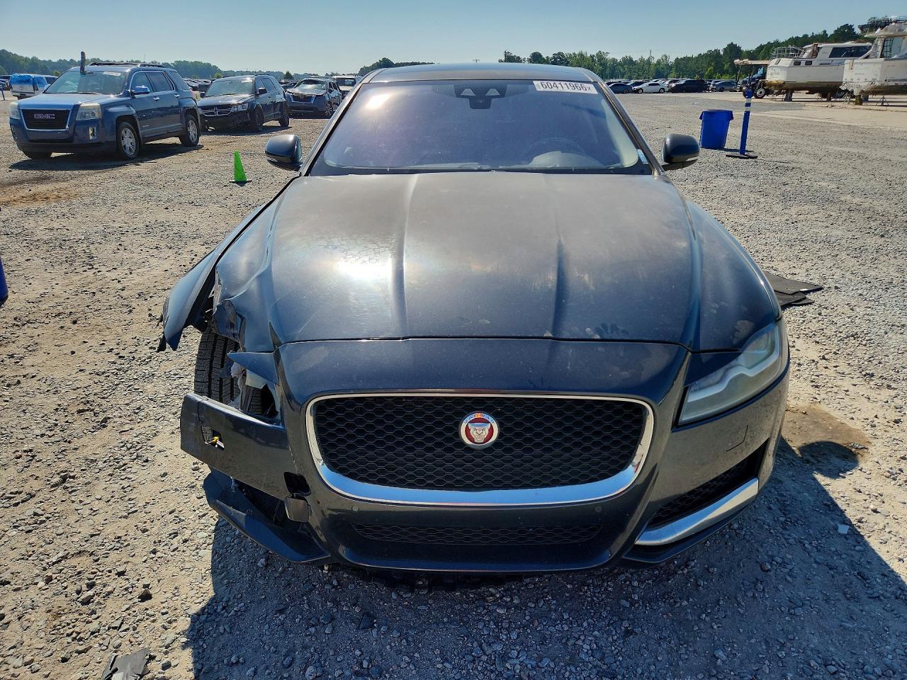 2016 Jaguar Xf Premium - Image 5