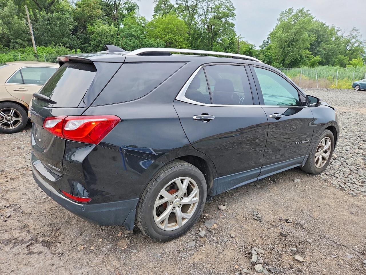 2019 Chevrolet Equinox Premier - Image 3