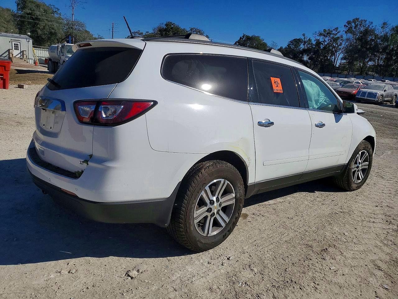 2017 Chevrolet Traverse Lt - Image 3