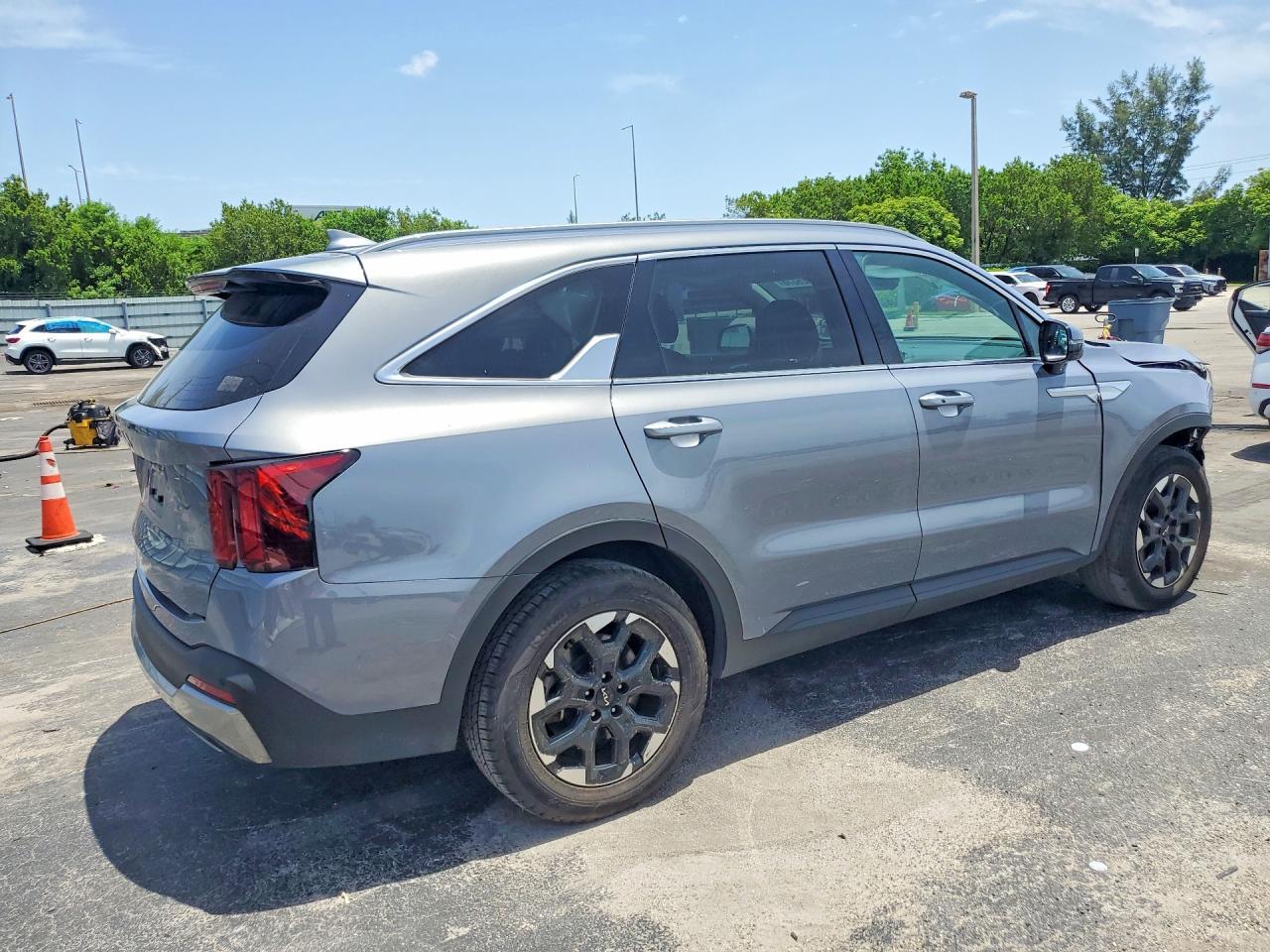 2024 Kia Sorento - Image 3