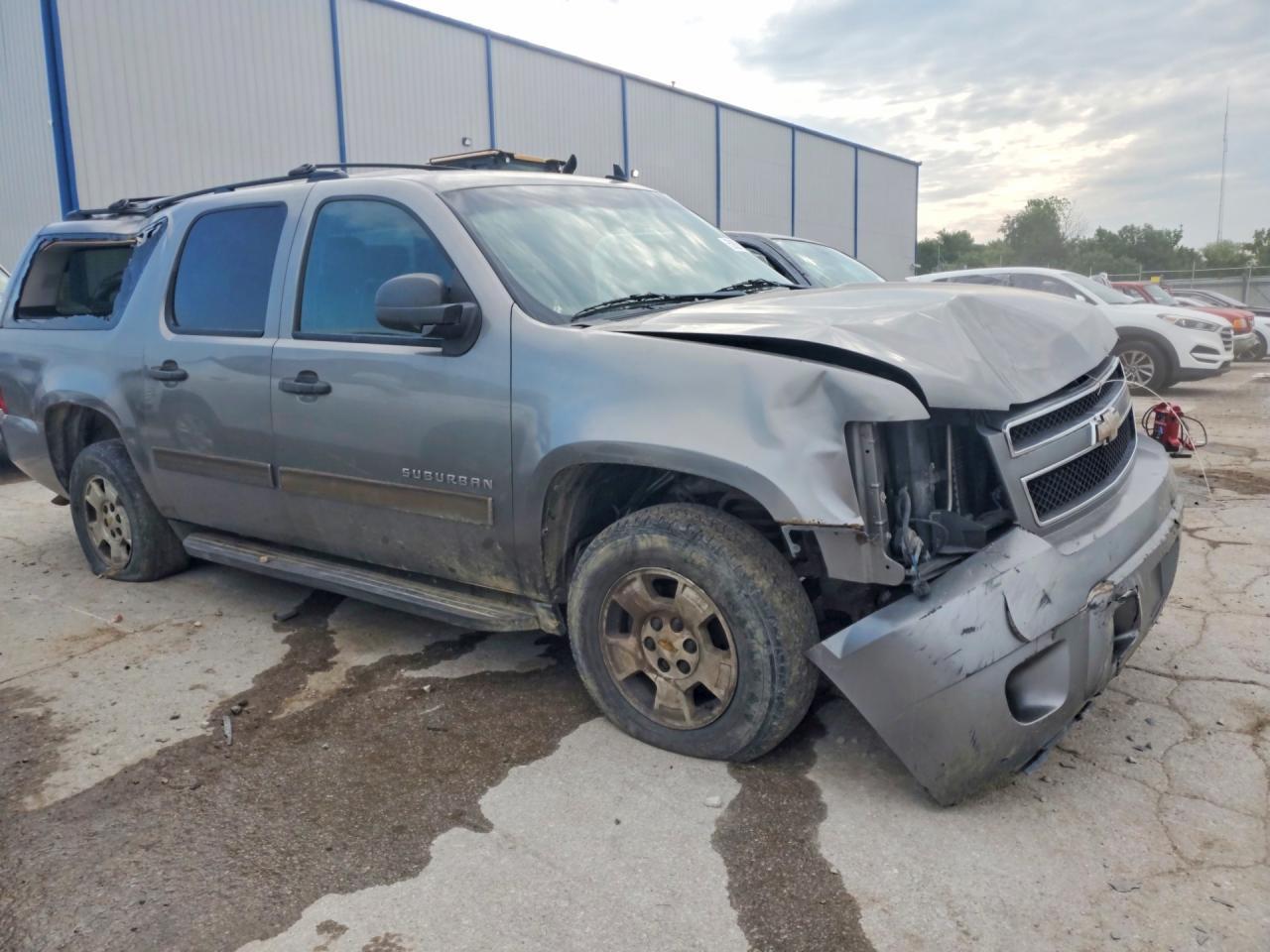 2009 Chevrolet Suburban K1500 Ls - Image 4