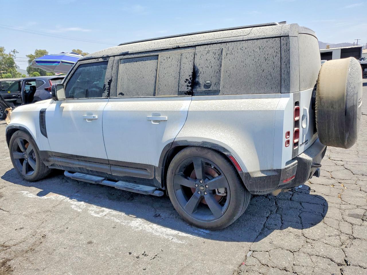 2023 Land Rover Defender 110 X-Dynamic Se - Image 2