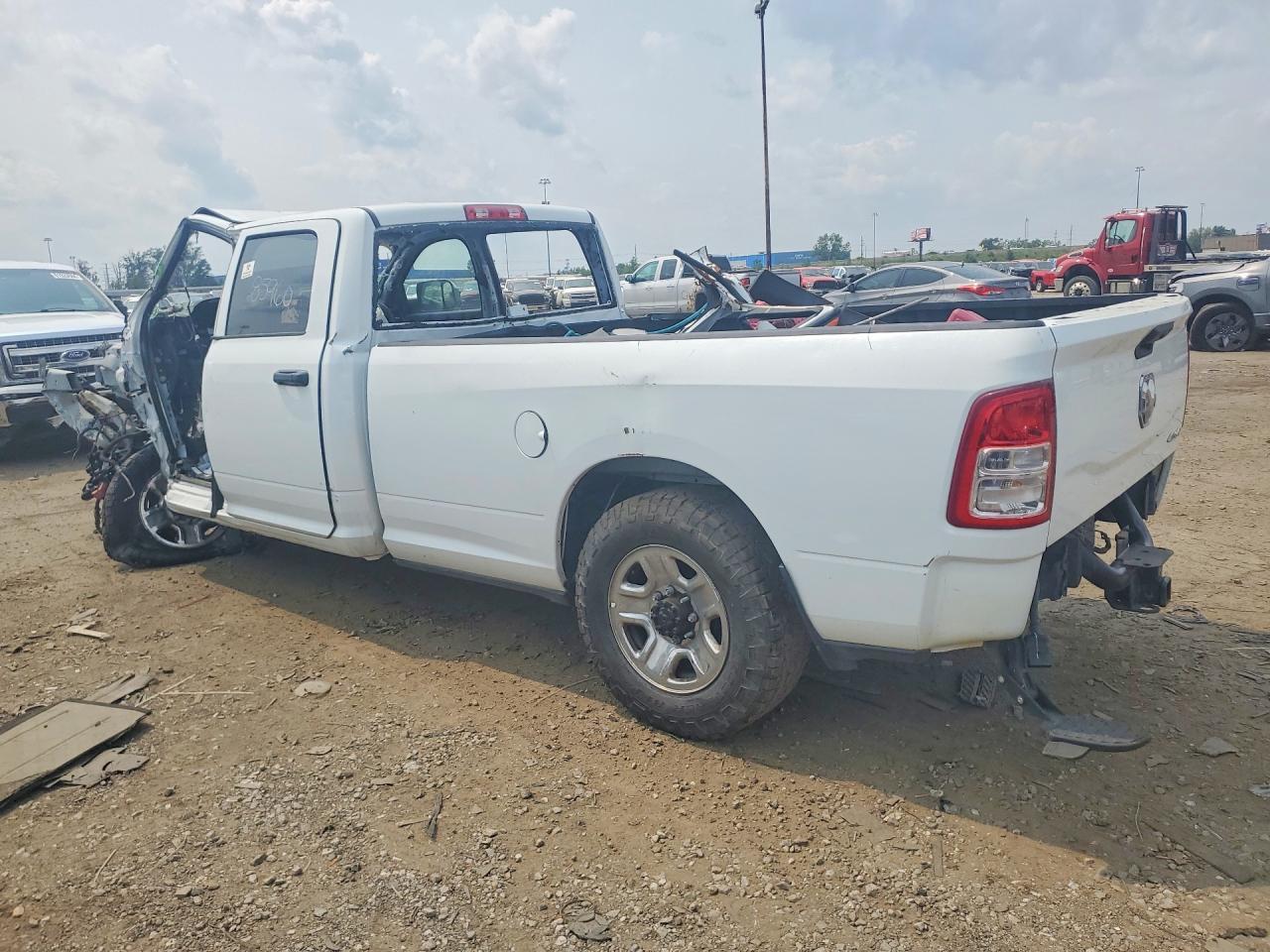 2022 Ram 2500 Tradesman - Фото 2