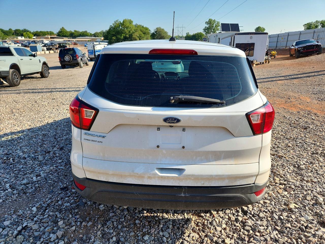 2019 Ford Escape S - Фото 6