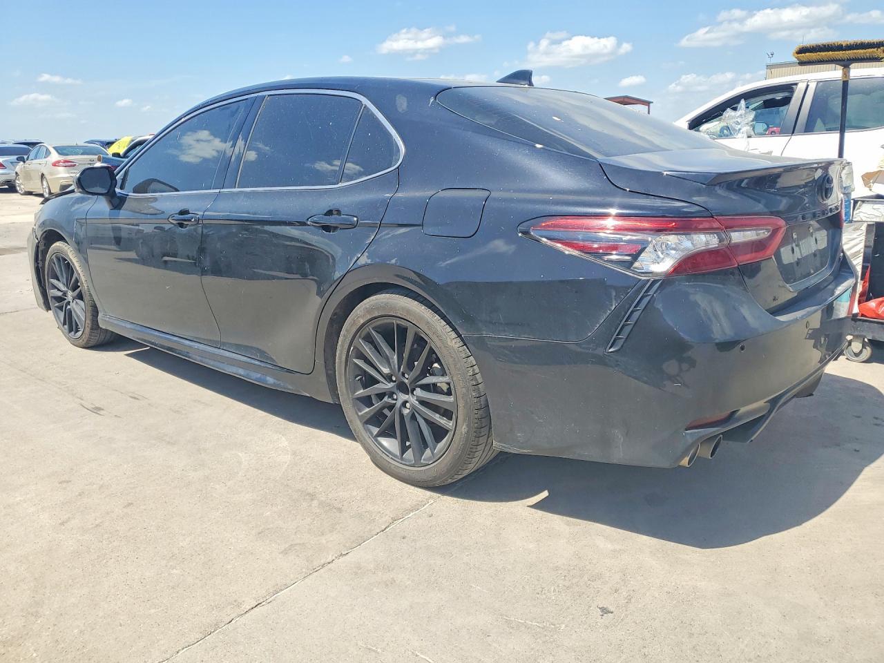 2022 Toyota Camry Xse - Фото 2