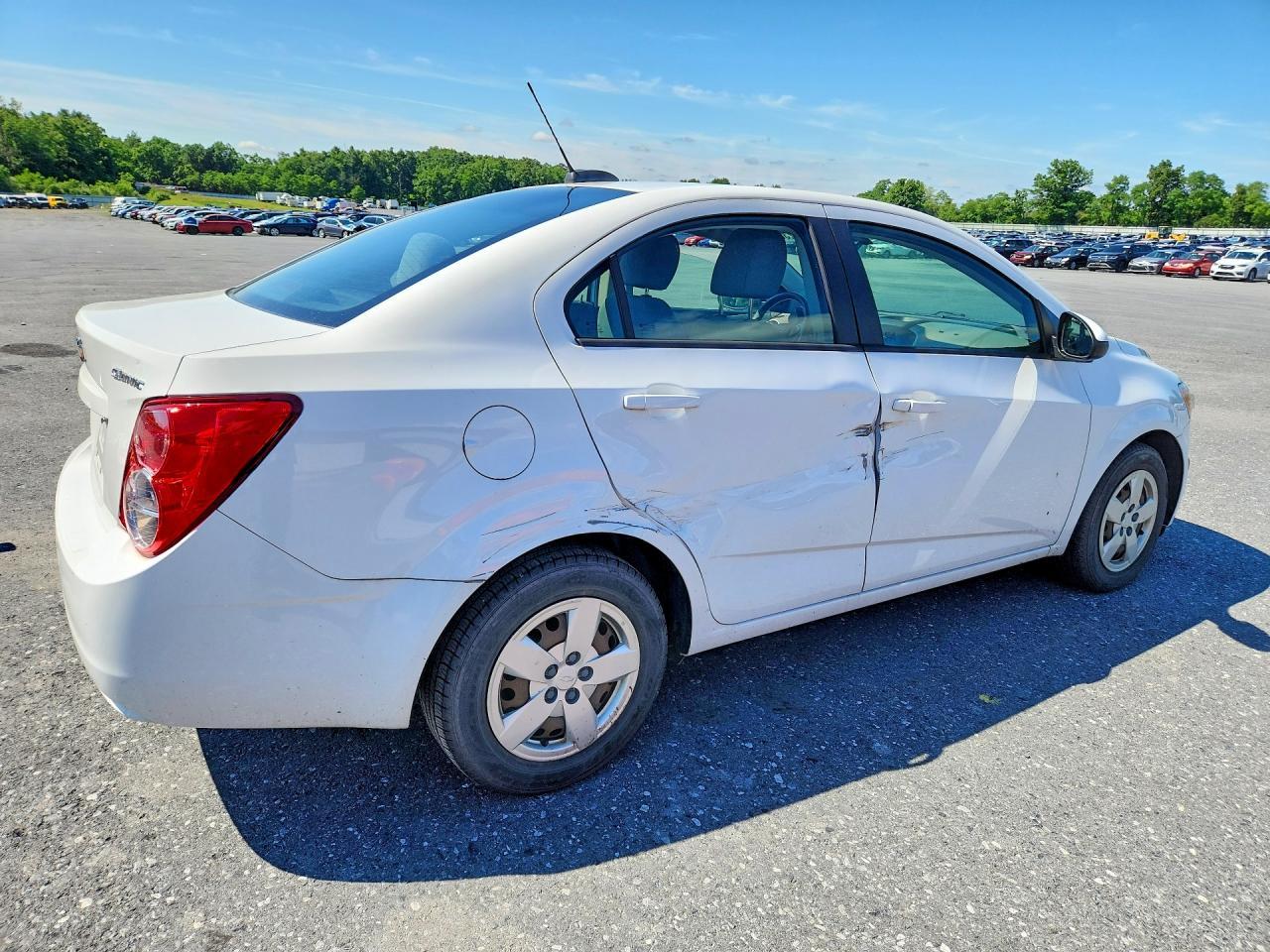 2015 Chevrolet Sonic Ls - Фото 3
