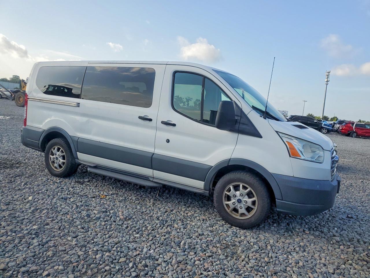 2015 Ford Transit T-150 - Image 4
