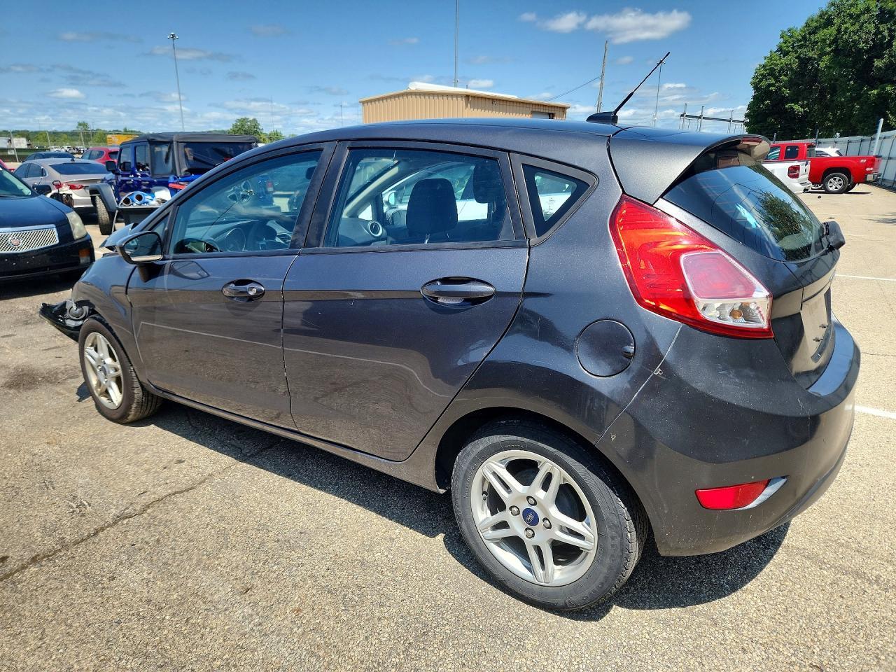 2017 Ford Fiesta Se - Image 2
