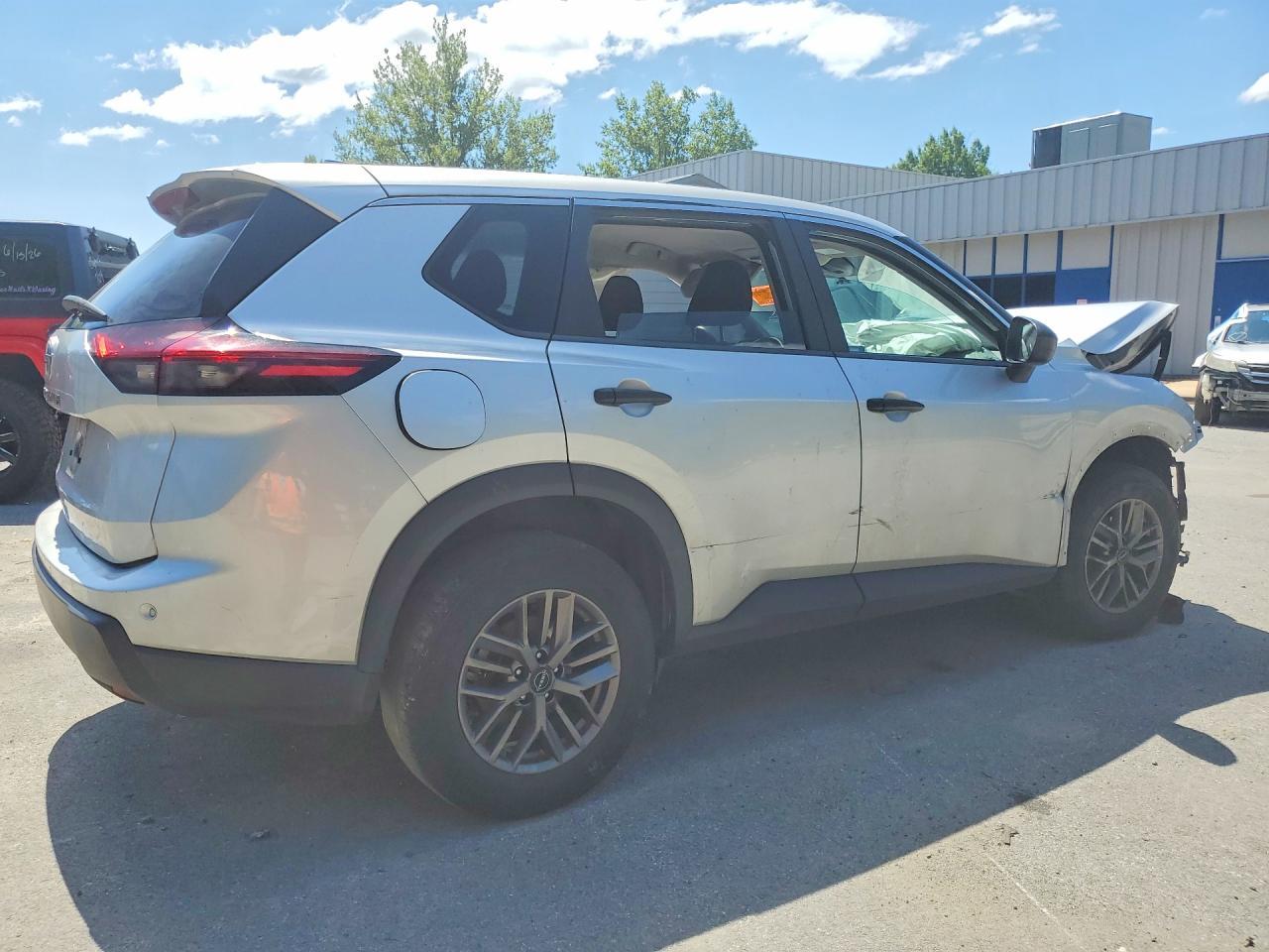 2024 Nissan Rogue S - Фото 3