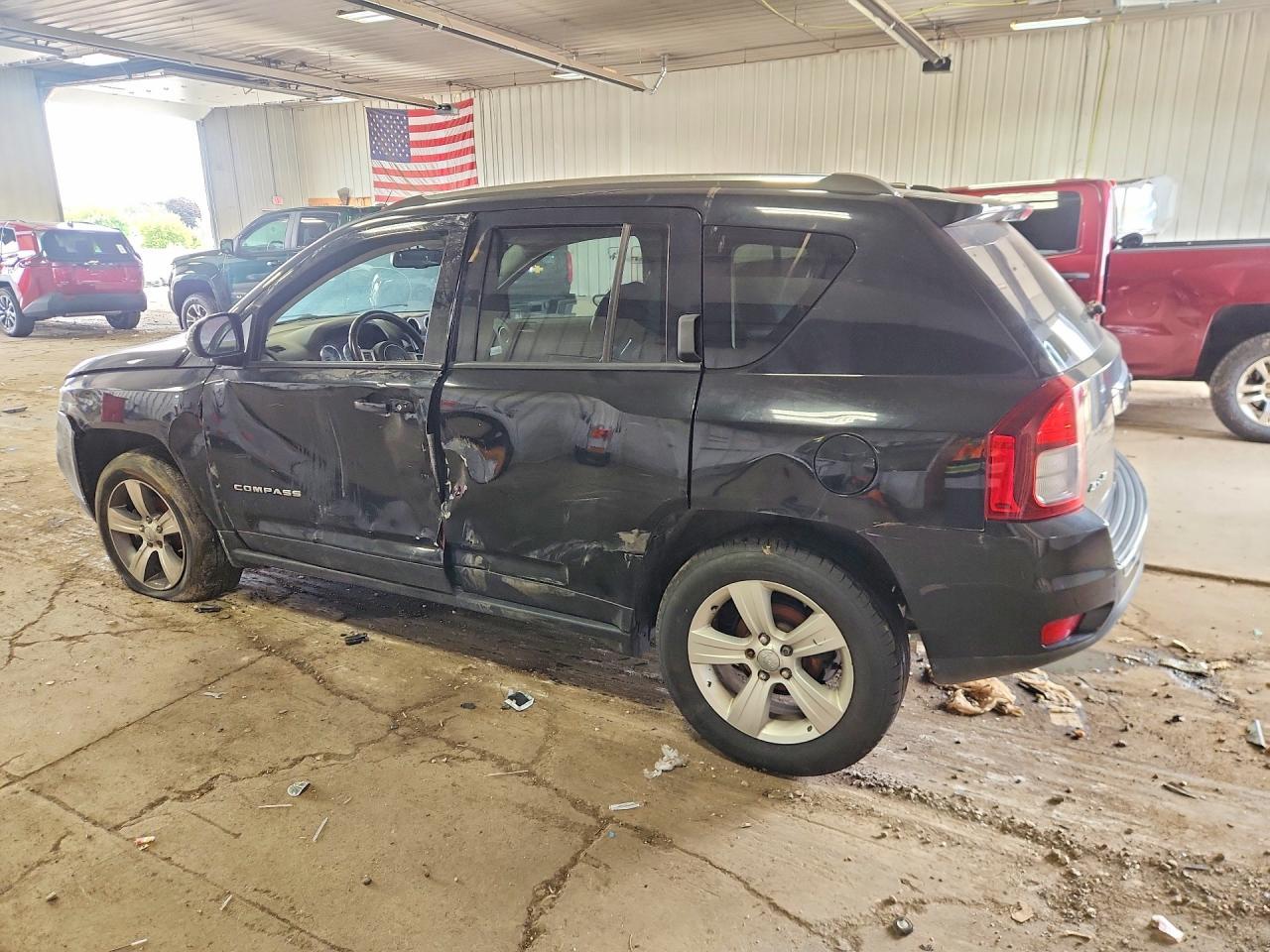 2017 Jeep Compass Latitude - Image 2