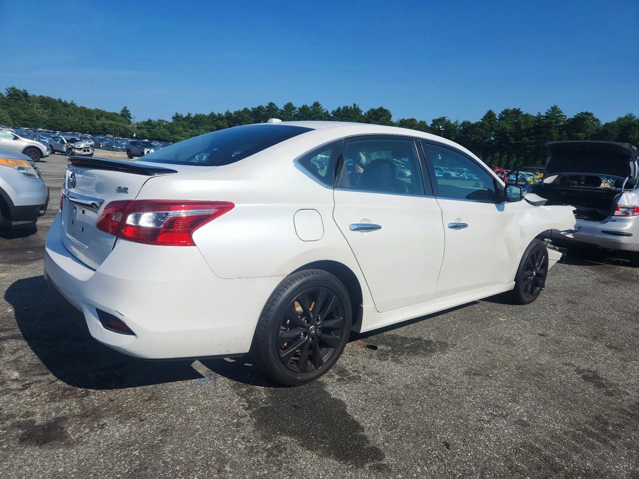 2017 Nissan Sentra Sr - Фото 3