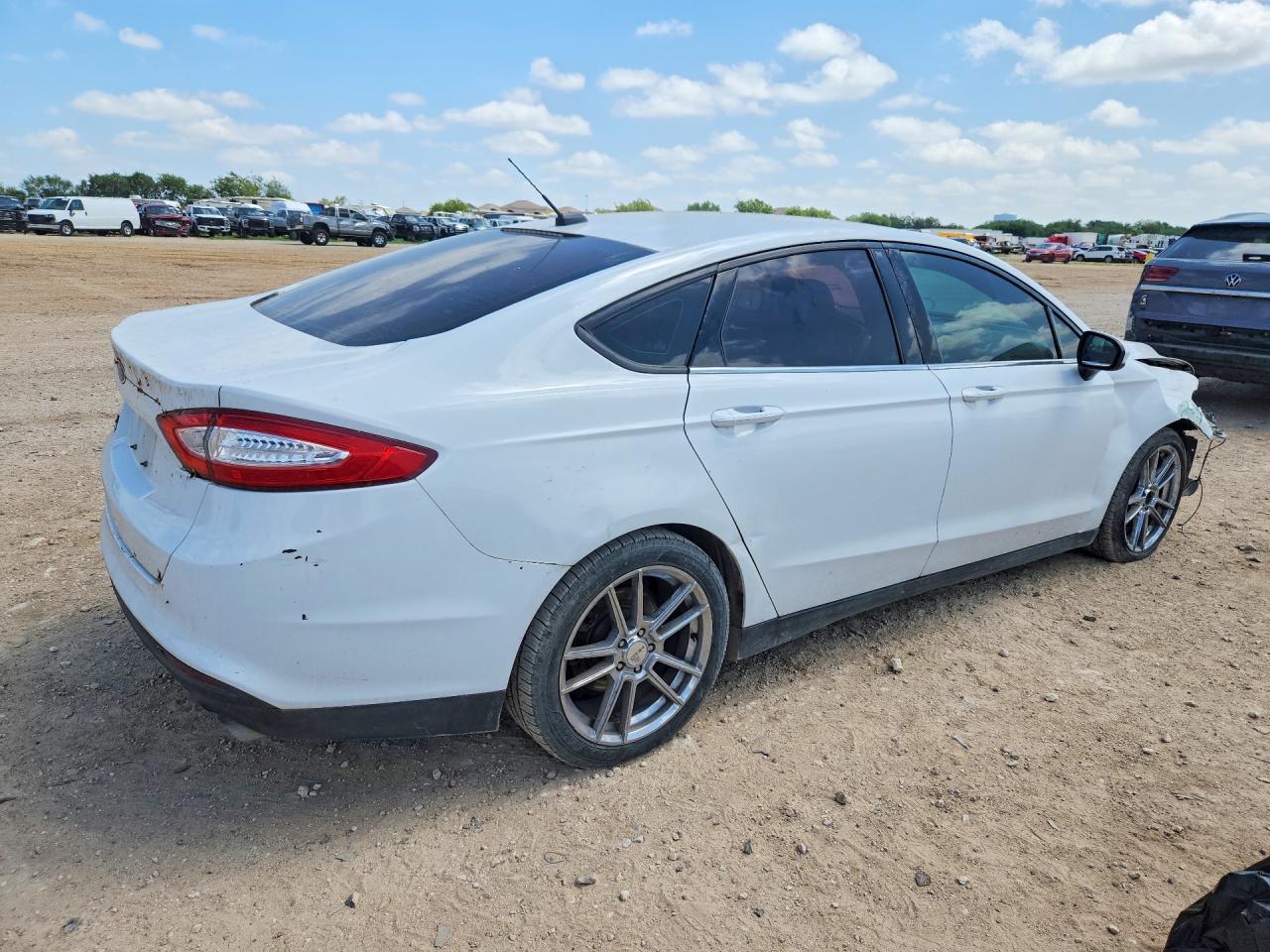 2013 Ford Fusion S - Фото 3