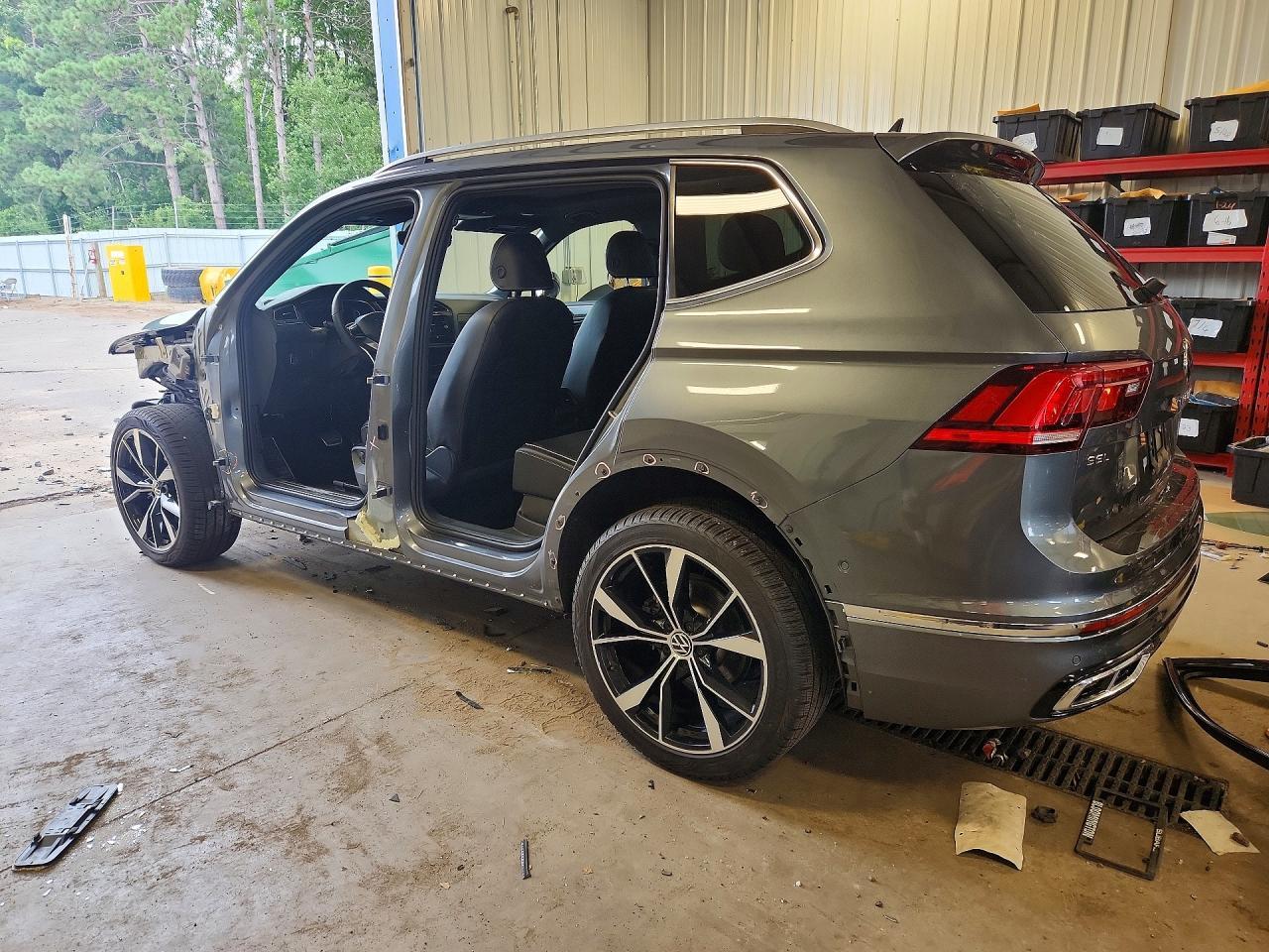 2022 Volkswagen Tiguan Sel R-Line - Фото 2