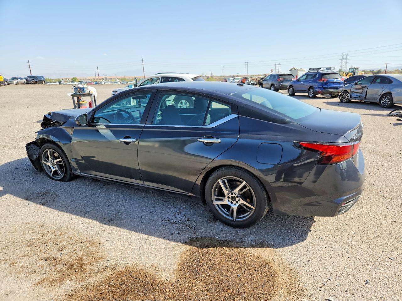 2021 Niss Altima - Фото 2